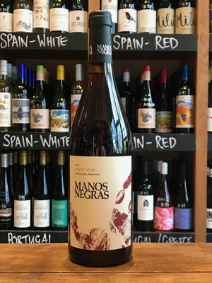 Manos Negras - Pinot Noir - Seven Cellars